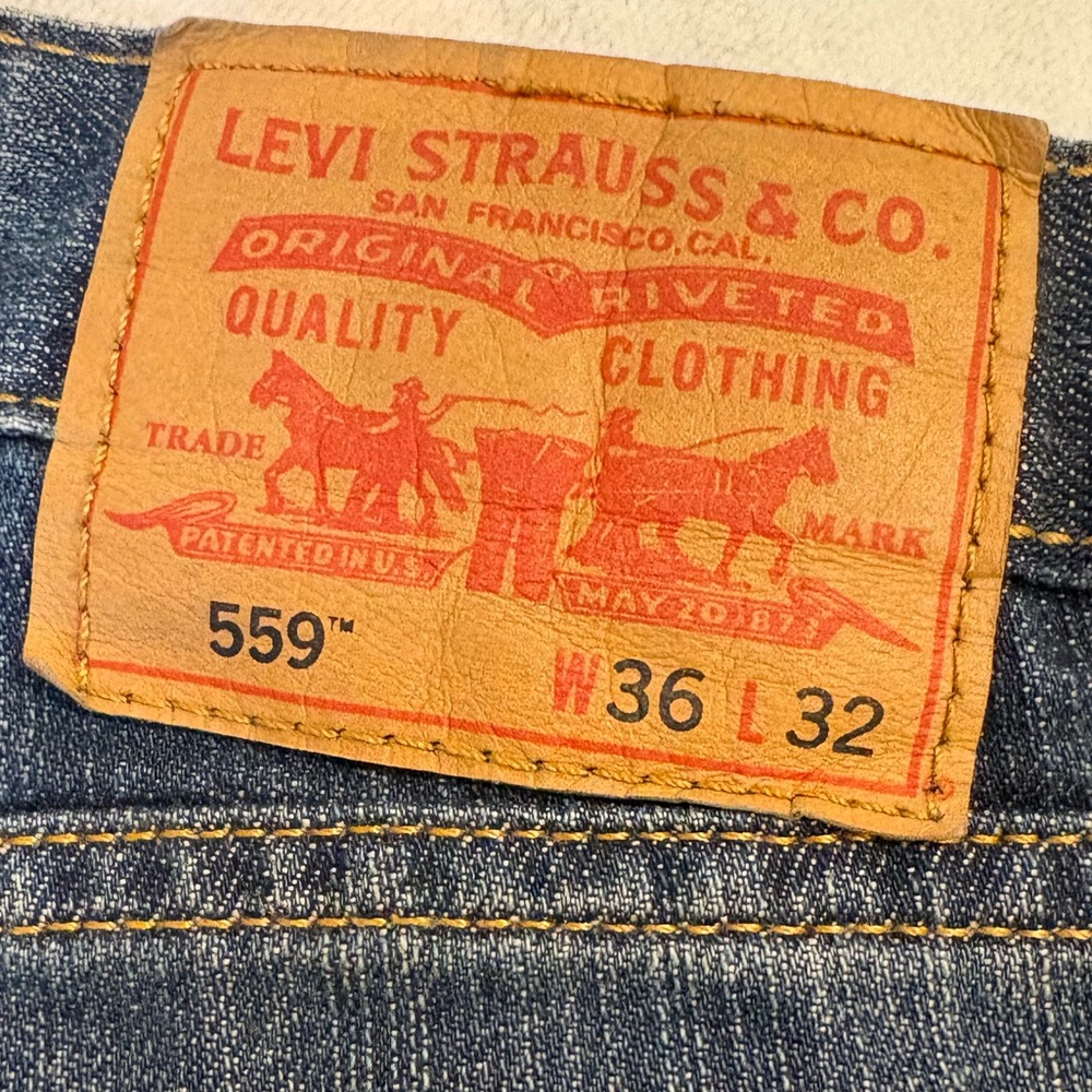 EUC 36x32 559 Levi's Dark Blue Straight Jeans for Men - Picture 4 of 4